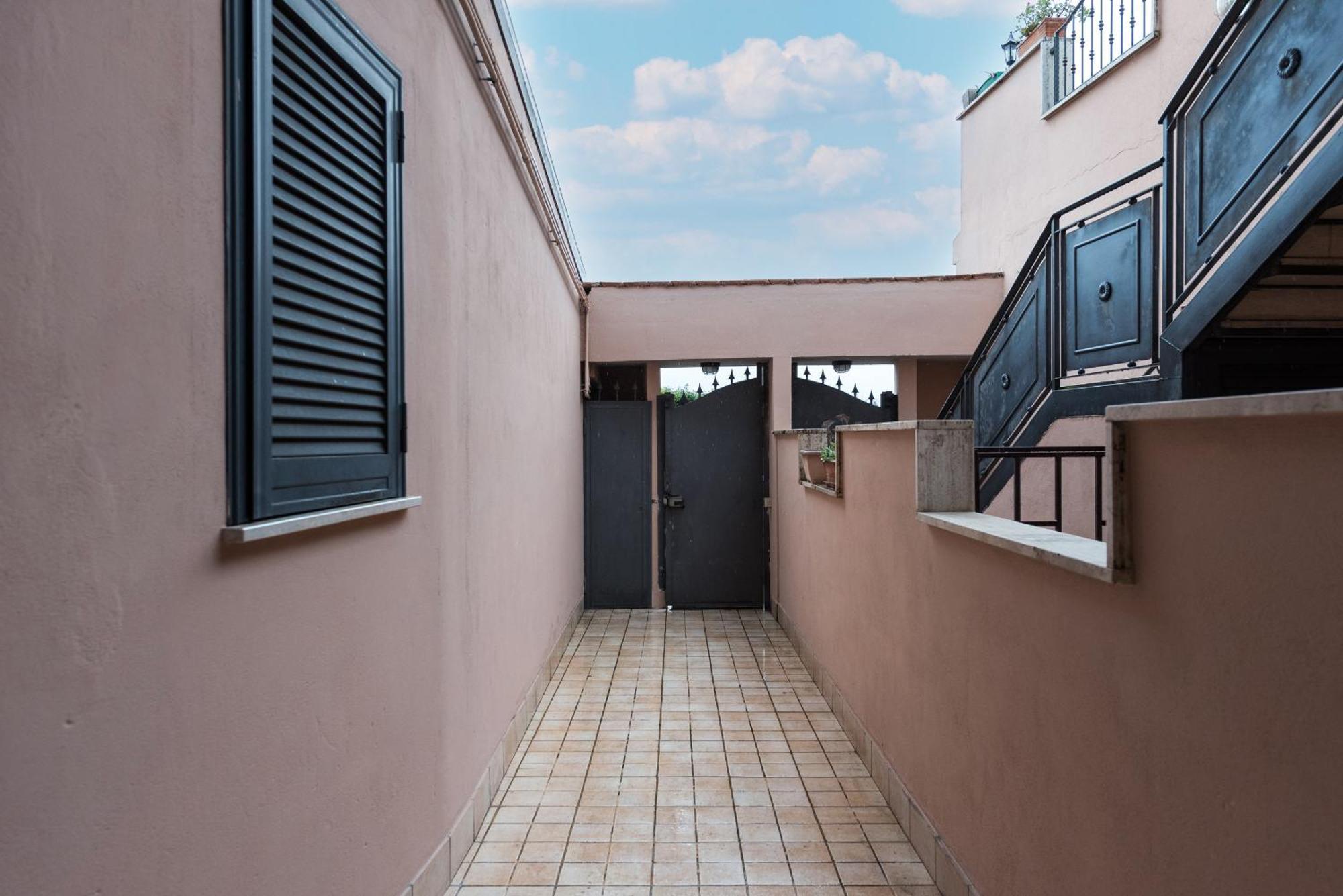 Travelershome Ciampino 170 Station Street מראה חיצוני תמונה